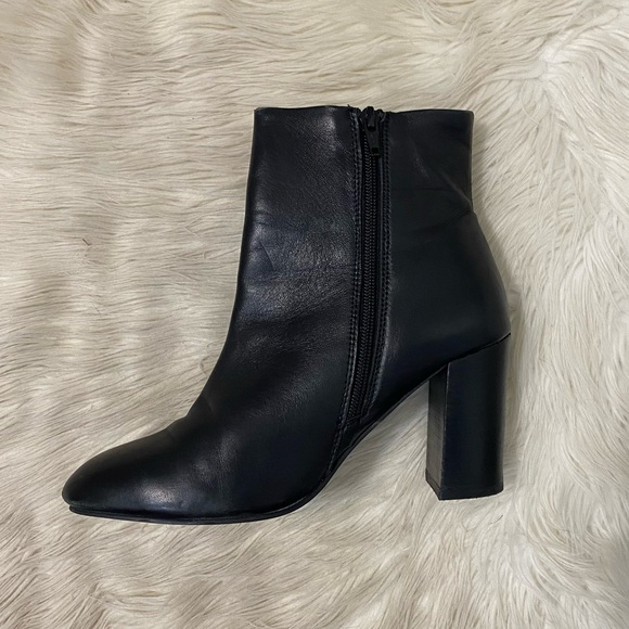 ASOS Design Black Leather Heeled Boots Almond Toe Minimalist Ankle Booties - Picture 5 of 11